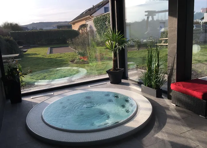 La Maison Blanche Aparthotel Sangatte