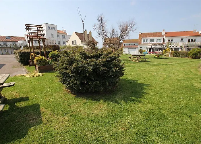 La Maison Blanche Aparthotel 4*