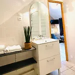 Ξενοδοχείο με διαμερίσματα La Maison Blanche