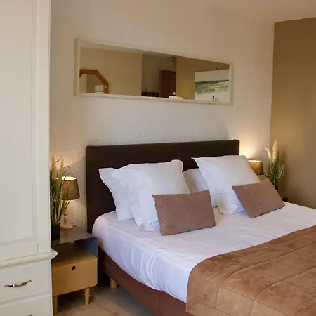 La Maison Blanche Aparthotel Sangatte